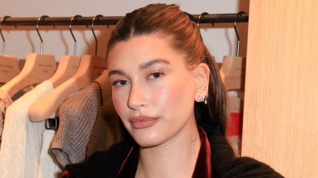 Hailey Bieber Shows Off Amazing Body: "Wake Up, it’s 2025!"
