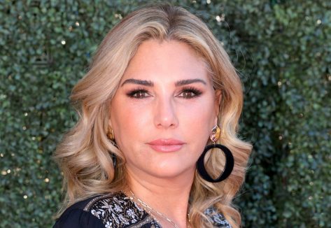 Daisy Fuentes Flaunts Flawless Figure in Swimsuit
