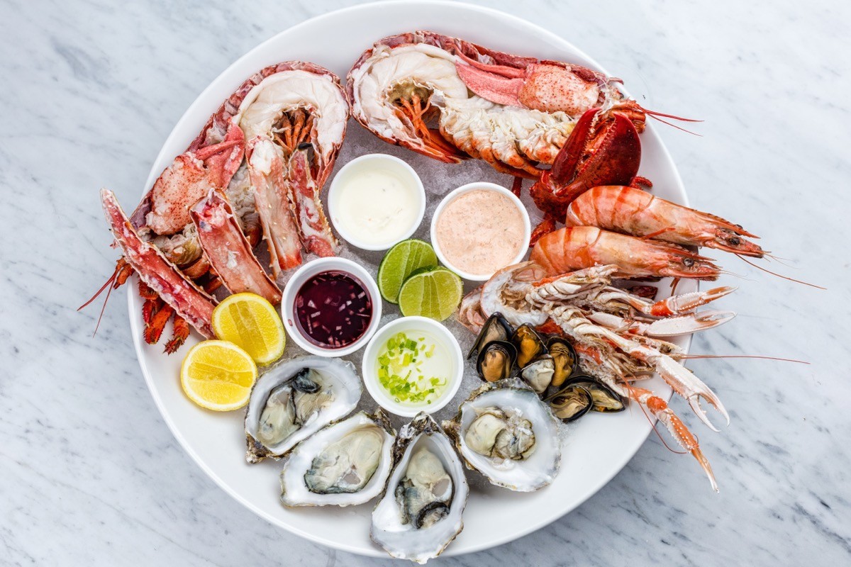 Fresh,Seafood,Plate,With,Lobster,,Mussels,And,Oysters