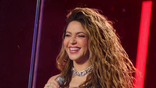 Shakira in Two-Piece Workout Gear is "Starting my Year"