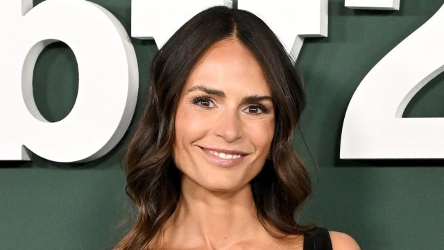 Jordana Brewster Shows Off Beach Body in New Images: "New Year…New Killer"