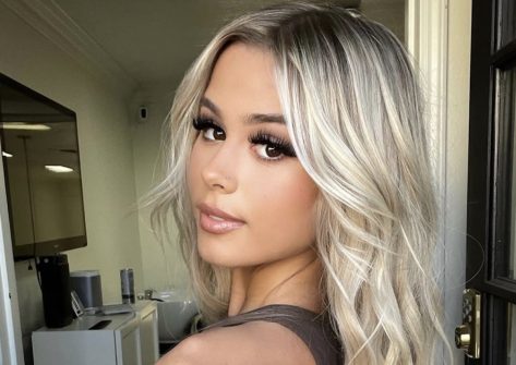 Influencer Noelle Leyva in Two-Piece Workout Gear is "Too Cute"
