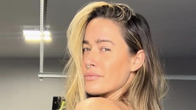 Fitness Influencer Valentina Lequeux in Two-Piece Workout Gear Shares "Squat Day"