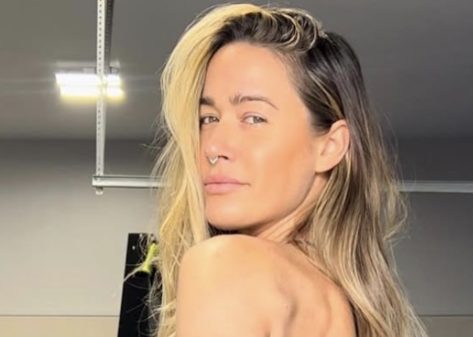 Fitness Influencer Valentina Lequeux in Two-Piece Workout Gear Shares "Squat Day"