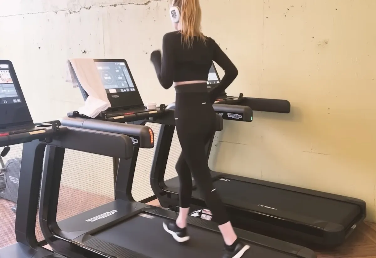 Alissa Violet jigs on a treadmill.