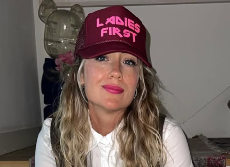 Kathryn Budig Strikes Yoga Poses and Says "Calm Feelings" in New Post