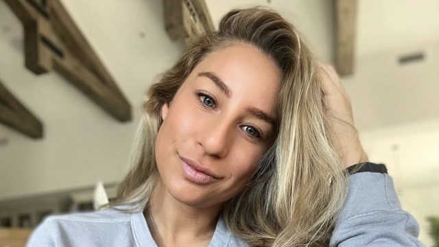 Golfer Anna DePalma in Two-Piece Workout Gear is "Chasing Birdies"