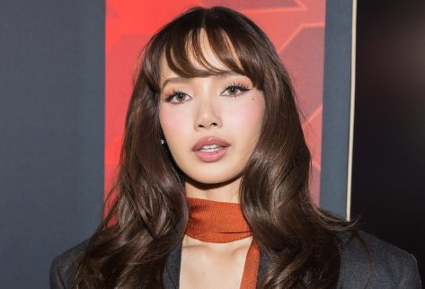 Blackpink's Lisa Shows Off Amazing Body Looking Like "the Mermaid"