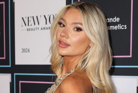 Former Dallas Cowboys Cheerleader Alexa Collins Turns Up the Glam in Latest Post