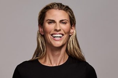 Tiffiny Hall Shares "Core Challenge Move" to Lose Belly Fat