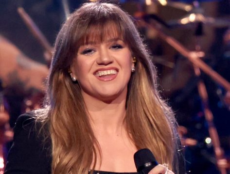 How Kelly Clarkson Lost 60 Pounds Without Giving Up Her Favorite Foods