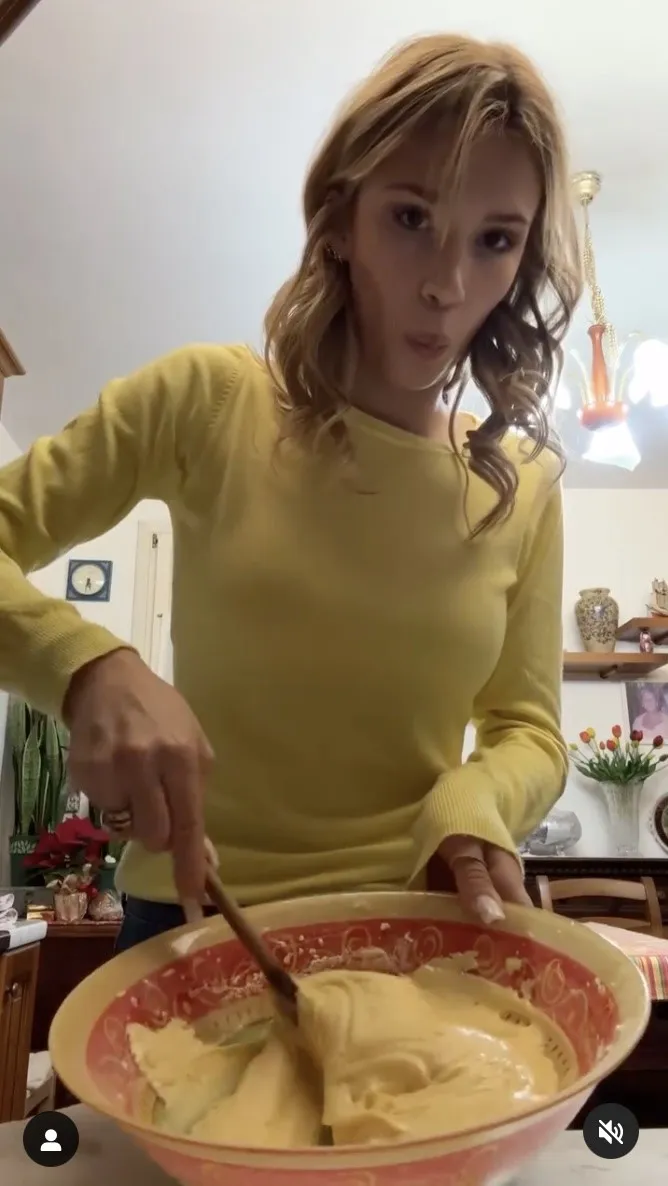 Alice De Bortoli is seen cooking