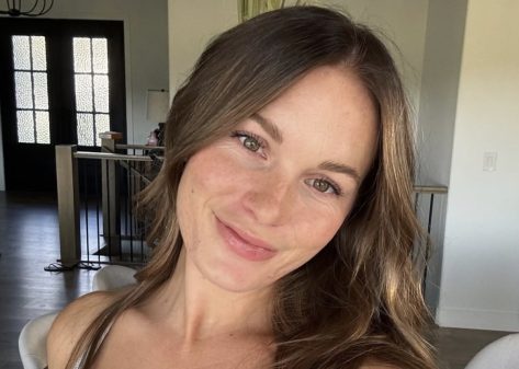 Morgan Rose Moroney in Two-Piece Workout Gear Shares "Full Body Workout"