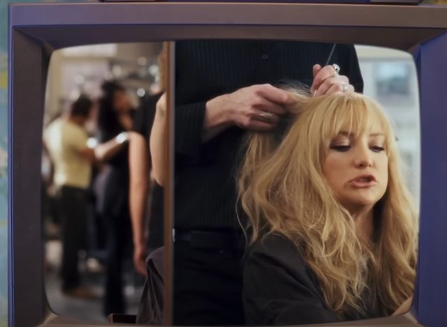 Kate Hudson scene in Bride Wars getting her hair colored