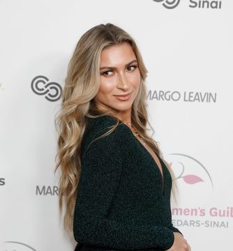Daniella Karagach at an event.