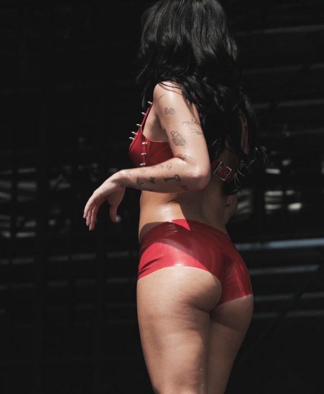 Nessa Barrett